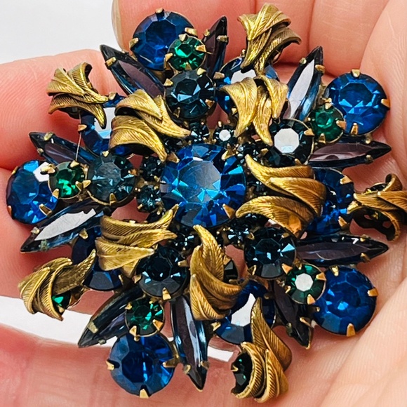 Not Marked Jewelry - Vintage Flower Brooch w/clip Earrings + Pendant Hook.